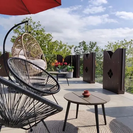 Castello S. Antonio 2* לאזיסה