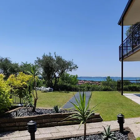 Castello S. Antonio מלון 2*