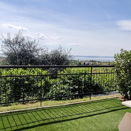 Castello S. Antonio 2* לאזיסה
