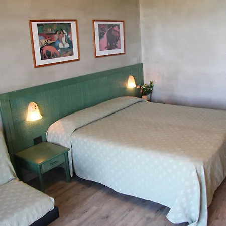 Castello S. Antonio 2* לאזיסה
