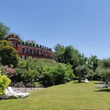 Castello S. Antonio מלון