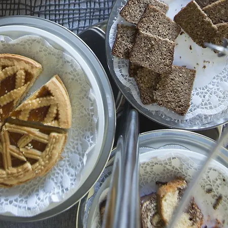 Castello S. Antonio מלון לאזיסה