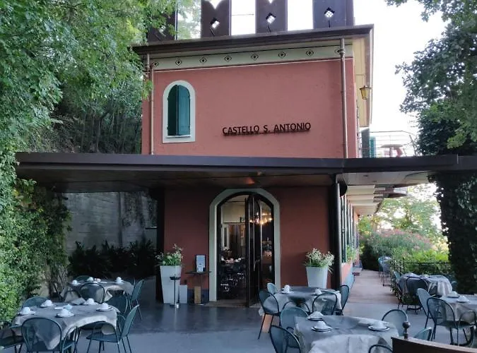 Castello S. Antonio فندق 2*