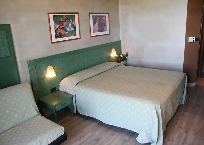 Castello S. Antonio 2* لاتيزي